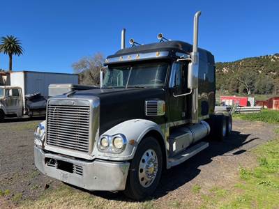 2003 Freightliner Coronado Sleeper Semi Truck