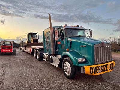 2012 Kenworth T800 Sleeper Semi Truck