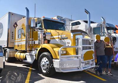 2019 Kenworth T800 Sleeper Semi Truck
