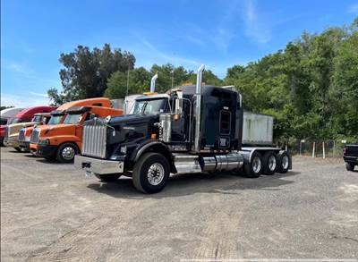 2019 Kenworth T800W Heavy-Haul Sleeper Semi Truck