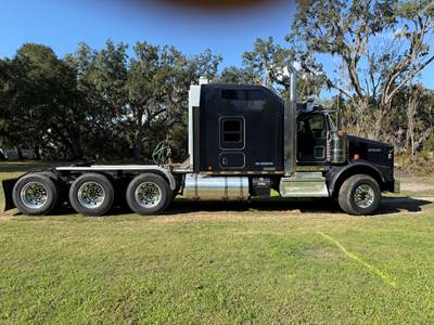 2019 Kenworth T800W Heavy-Haul Sleeper Semi Truck