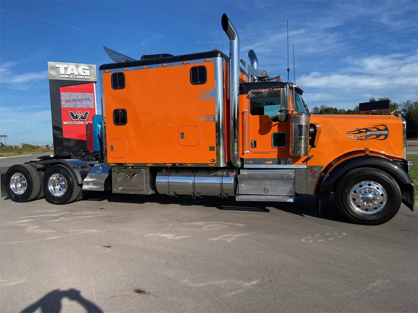2005 Kenworth W900 Sleeper Semi Truck 130" Raised Roof Sleeper