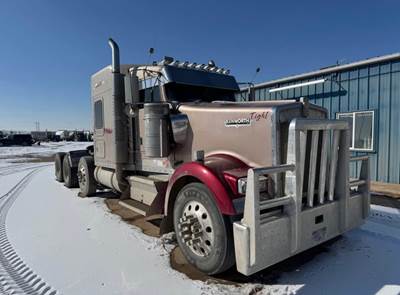 2000 Kenworth W900 Sleeper Semi Truck