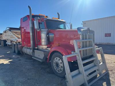 2005 Kenworth W900 Sleeper Semi Truck