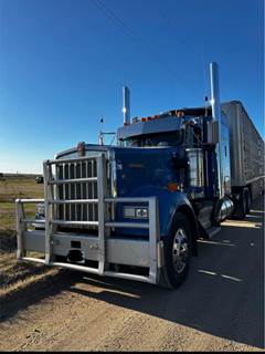 2008 Kenworth W900L Sleeper Semi Truck