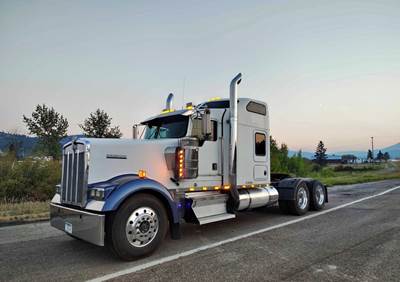 2000 Kenworth W900L Sleeper Semi Truck