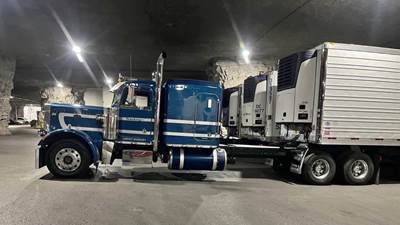 1984 Peterbilt 359 Sleeper Semi Truck