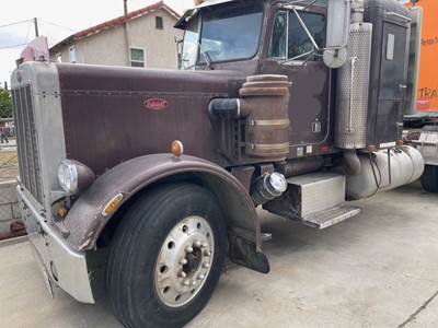 1976 Peterbilt 359A Sleeper Semi Truck