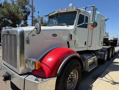 2014 Peterbilt 367 Sleeper Semi Truck