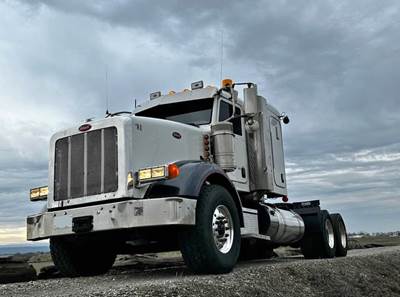 2013 Peterbilt 367 HEAVY HAUL Sleeper Semi Truck