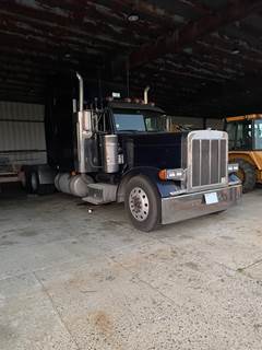 2001 Peterbilt 379 Sleeper Semi Truck