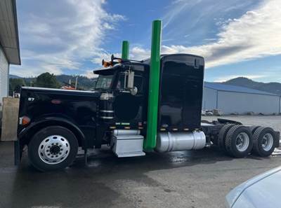 1998 Peterbilt 379EXHD Sleeper Semi Truck