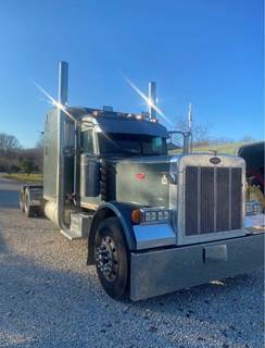 2005 Peterbilt 379 6NZ Sleeper Semi Truck