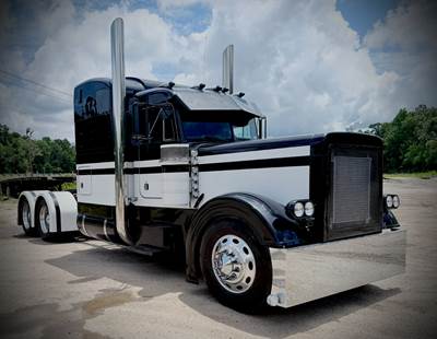2000 Peterbilt 379EXHD Sleeper Semi Truck