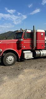 2013 Peterbilt 388 Sleeper Semi Truck