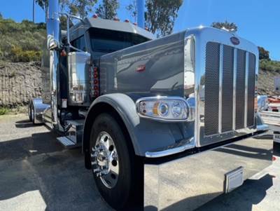 2024 Peterbilt 389 Sleeper Semi Truck