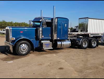 2022 Peterbilt 389 Sleeper Semi Truck