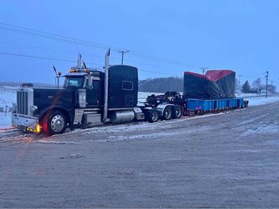 2012 Peterbilt 389 Sleeper Semi Truck