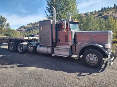 2018 Peterbilt 389 Sleeper Semi Truck
