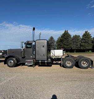 2008 Peterbilt 389EXHD Sleeper Semi Truck