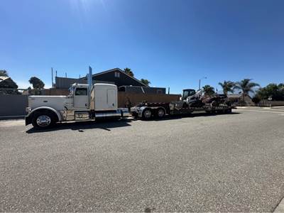 2023 Peterbilt 389X Sleeper Semi Truck