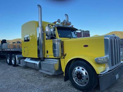 2016 389 Sleeper Semi Truck