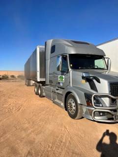 2015 Volvo VNL670 Double Bunk Sleeper with Trailer