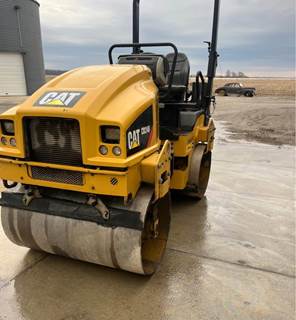 2014 Caterpillar CB24B Smooth Drum Roller Compactor