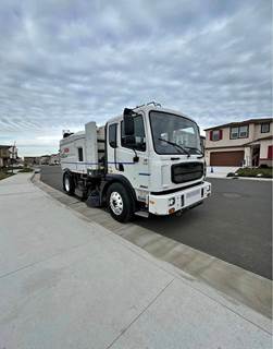 2016 Elgin CROSSWIND SERIES J Sweeper Truck