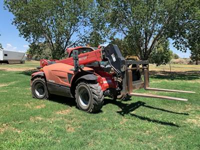 2018 Manitou MHT700 Telehandler - Forks