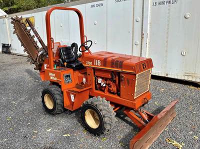 2002 Ditch Witch 3700 Trencher