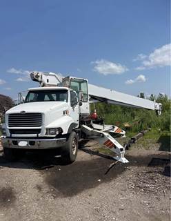 Pioneer X4000RCC Truck-Mounted Boom / Crane