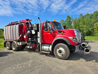 2014 AQUATECH B-10 Vacuum Truck