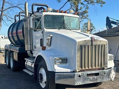 1999 Kenworth T800 Vacuum Truck