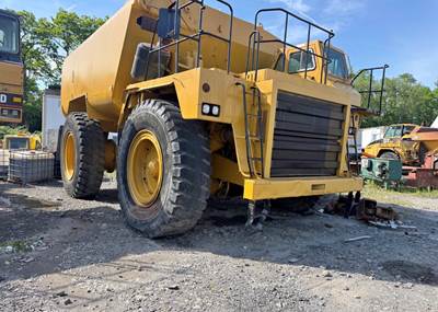1985 Caterpillar 777B Water Truck