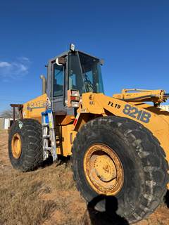 1998 Case 821B Wheel Loader - Forks