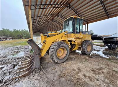 1999 Caterpillar 924F Wheel Loader - Bucket & Rake