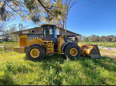 2017 John Deere 724K Wheel Loader - Bucket