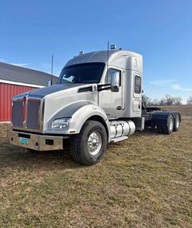 2018 Kenworth T880 Winch Truck