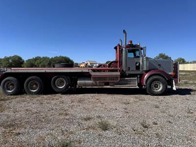 2006 Peterbilt 357 Winch Truck