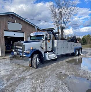 2000 Freightliner Classic Wrecker Tow Truck