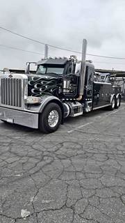 2016 Peterbilt 389 Wrecker Tow Truck