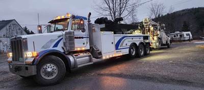 2002 Peterbilt 60-Ton Century Rotator