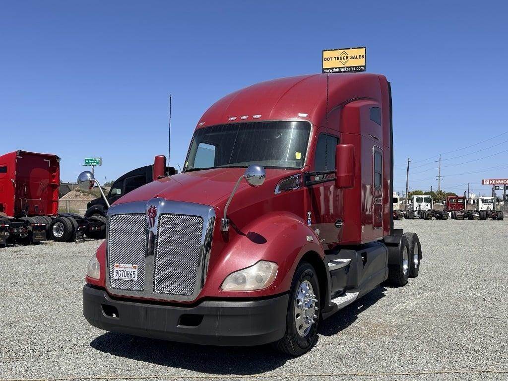 2016 Kenworth T680 Sleeper Semi Truck 77" Raised Roof Sleeper, Paccar