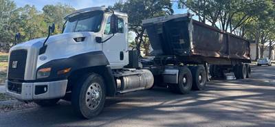 2015 Caterpillar CT660S Day Cab Truck - Automatic