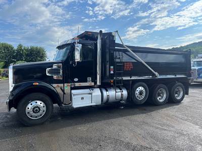 2019 Freightliner Coronado 122 Dump Truck - AUTOMATIC, Low Miles