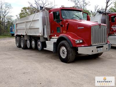 2014 Kenworth T800 Six-Axle Automatic Dump Truck