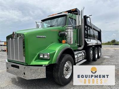 2014 Kenworth T800 Tri-Axle Dump Truck