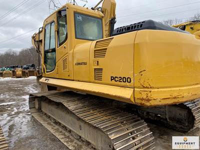 2010 Komatsu PC200LC-8 Excavator - 48" Bucket & 24" Bucket