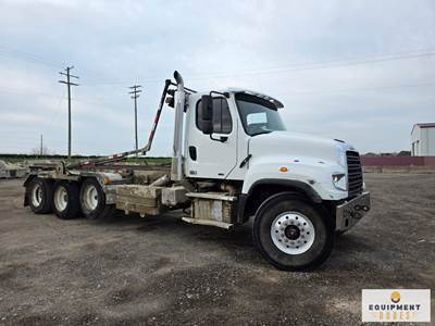2014 Freightliner 114SD Roll Off Truck